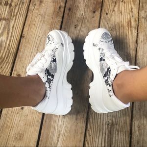 Meet your Posher, Love